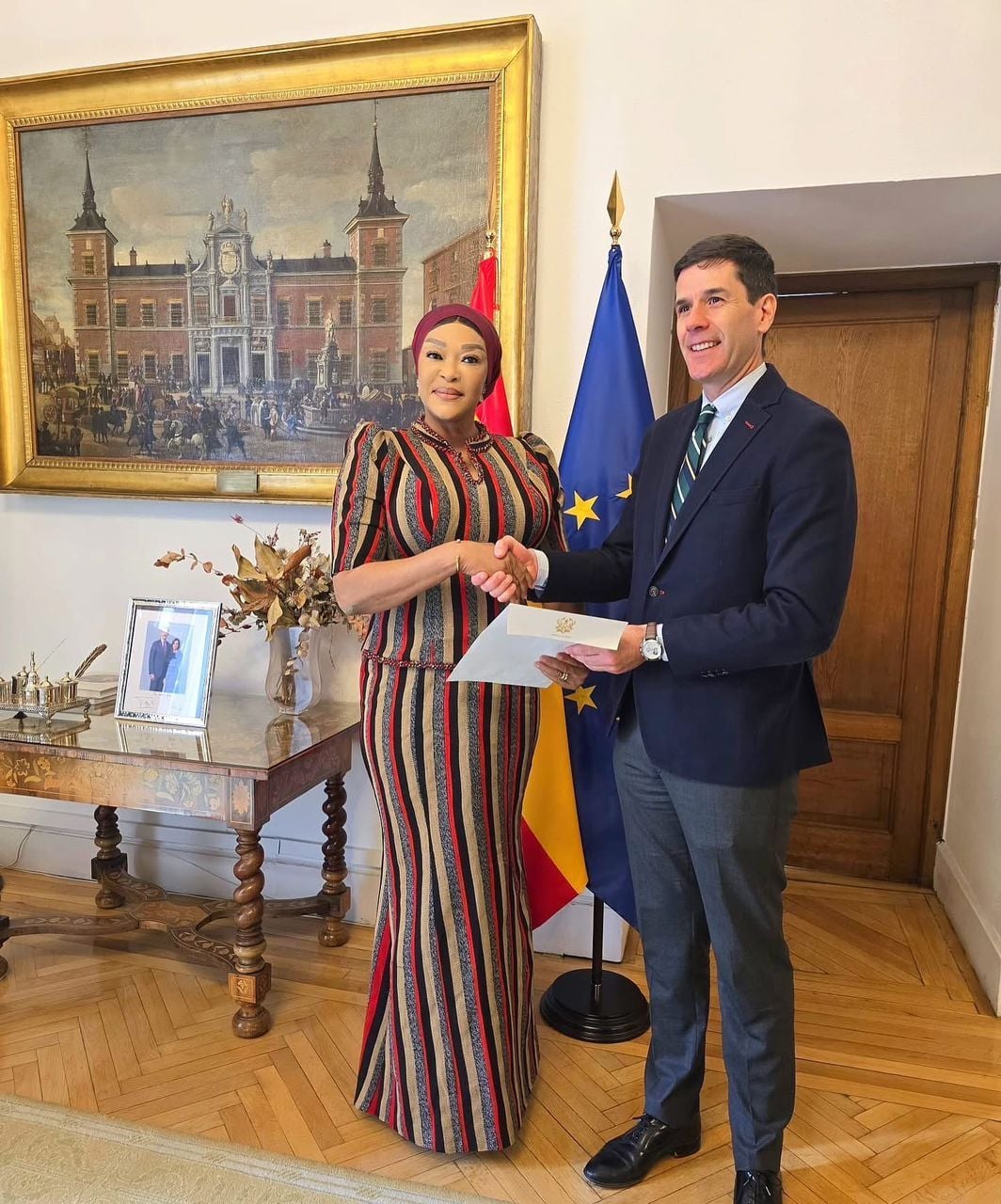 Ghana's Ambassador to Spain Kalsoume Sinare Baffoe presents her Letters of Credence